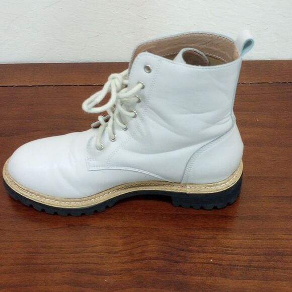Mi.iM Combat Booties in Bone, size 6.5 - Picture 5 of 10